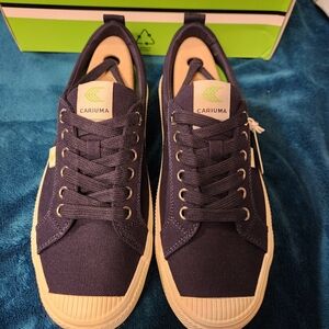 Cariuma Navy Sneakers Women's Size 9.5